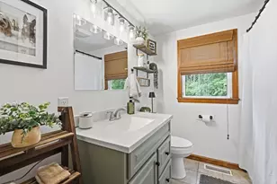 35 Charles St, Hampden, MA 01036 - Photo 17