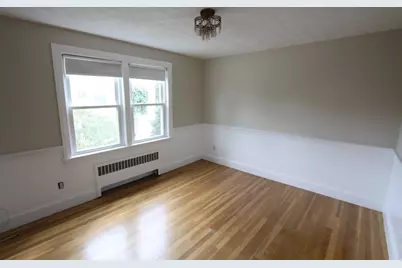 6 Bates Rd E, Watertown, MA 02472 - Photo 3