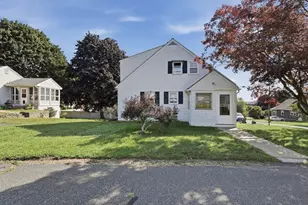 4 Washington St, Milford, MA 01757 - Photo 3