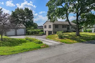 29 Rosedale Ave, North Andover, MA 01845 - Photo 5