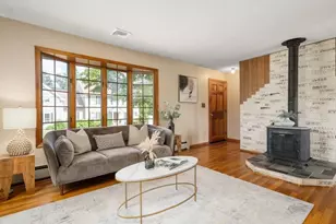 29 Rosedale Ave, North Andover, MA 01845 - Photo 9