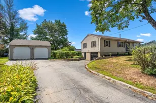 29 Rosedale Ave, North Andover, MA 01845 - Photo 3