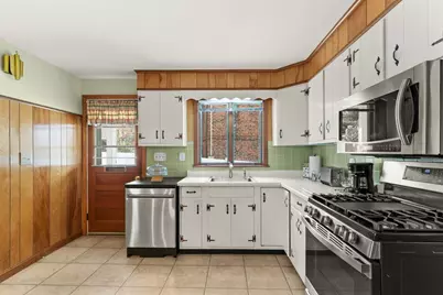 6 Groveland St, Haverhill, MA 01830 - Photo 21