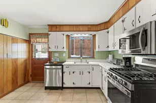 6 Groveland St, Haverhill, MA 01830 - Photo 21