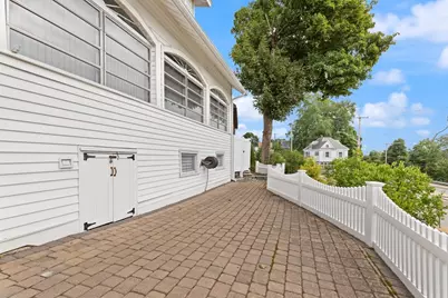 6 Groveland St, Haverhill, MA 01830 - Photo 3