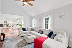 33 Fairway Dr, Woburn, MA 01801 - Photo 13