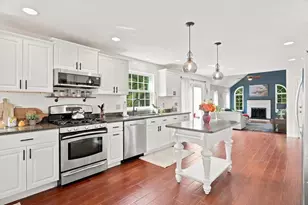 33 Fairway Dr, Woburn, MA 01801 - Photo 7