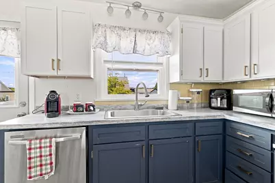 139 Seabury St, New Bedford, MA 02745 - Photo 7
