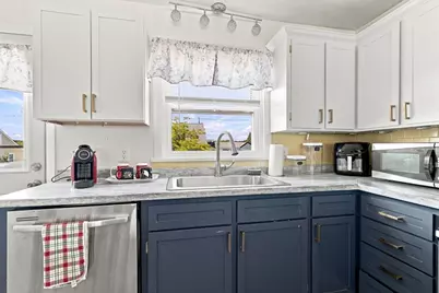139 Seabury St, New Bedford, MA 02745 - Photo 7