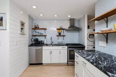 59 Fleet St #3, Boston, MA 02109 - Photo 5
