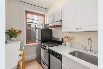 8 Garrison St #501, Boston, MA 02116 - Photo 3