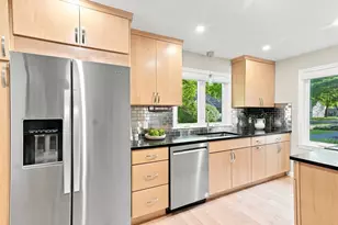 2 Steepletree Ln, Wayland, MA 01778 - Photo 9