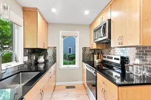 2 Steepletree Ln, Wayland, MA 01778 - Photo 7