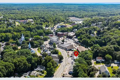 22 Douglas St, Uxbridge, MA 01569 - Photo 3