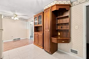 48 Washington St, Shrewsbury, MA 01545 - Photo 9
