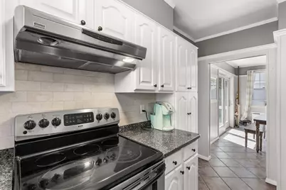 16 Maple Ave, Danvers, MA 01923 - Photo 11