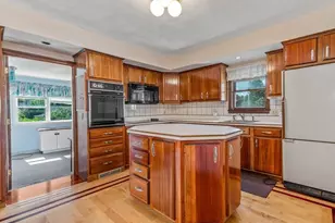 16 Bobolink St, Boston, MA 02132 - Photo 11