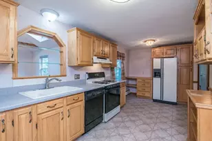 98 Circle Dr, West Springfield, MA 01089 - Photo 9