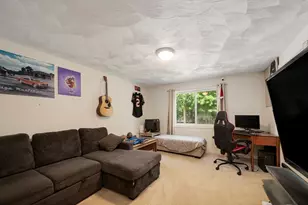 127 Maple St, Attleboro, MA 02703 - Photo 17