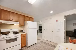 127 Maple St, Attleboro, MA 02703 - Photo 13