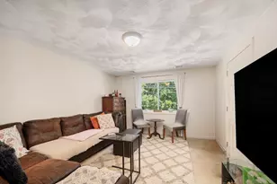 127 Maple St, Attleboro, MA 02703 - Photo 9
