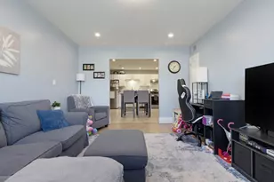 239 Glasgow St, Fall River, MA 02721 - Photo 7