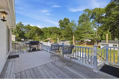 18 Montgomery Dr, Plymouth, MA 02360 - Photo 11