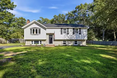 18 Montgomery Dr, Plymouth, MA 02360 - Photo 1