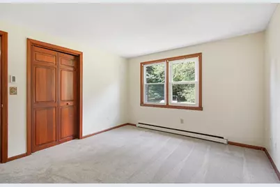 26 Hunters Hill Cir, Amherst, MA 01002 - Photo 23