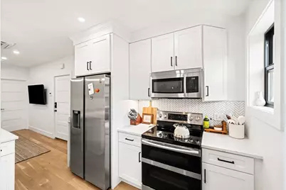 8 Viking St, Boston, MA 02127 - Photo 13