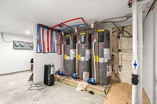 8 Viking St, Boston, MA 02127 - Photo 25