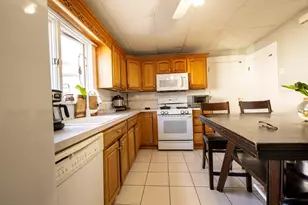 79 Illinois Ave, Somerville, MA 02145 - Photo 5