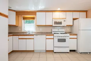 19 Penny Ln, Stoneham, MA 02180 - Photo 9