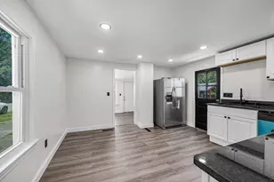 68 Ashley St, Springfield, MA 01105 - Photo 7