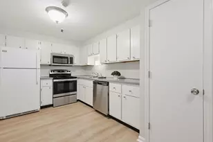 35 Swanson Ct, Boxborough, MA 01719 - Photo 3