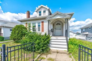 334 Sea St, Quincy, MA 02169 - Photo 1