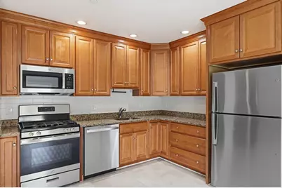 941 Lakeview Ave, Lowell, MA 01850 - Photo 9