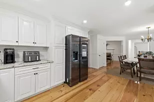 359 S E Main St, Douglas, MA 01516 - Photo 9