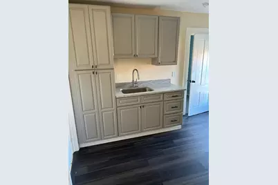 4 Crown St #2, Worcester, MA 01609 - Photo 5