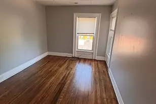 4 Crown St, Worcester, MA 01609 - Photo 9