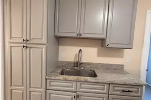 4 Crown St, Worcester, MA 01609 - Photo 17