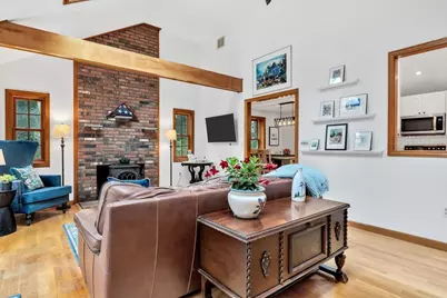 8 Golf Link Cir, Sandwich, MA 02563 - Photo 5