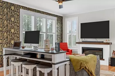 185 Locust St, Swansea, MA 02777 - Photo 9