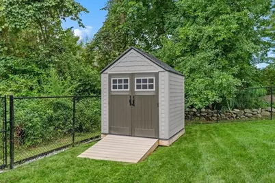 185 Locust St, Swansea, MA 02777 - Photo 39