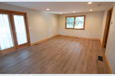 6 Wildwood Lane #B, Stoneham, MA 02180 - Photo 3
