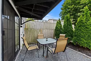 8 Hale St, Rockport, MA 01966 - Photo 15