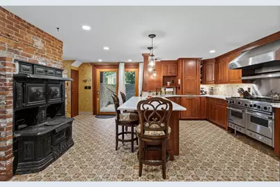 351 Plymouth Street, Middleborough, MA 02346 - Photo 13