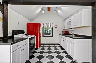 351 Plymouth St, Middleborough, MA 02346 - Photo 31