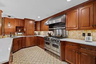 351 Plymouth St, Middleborough, MA 02346 - Photo 11