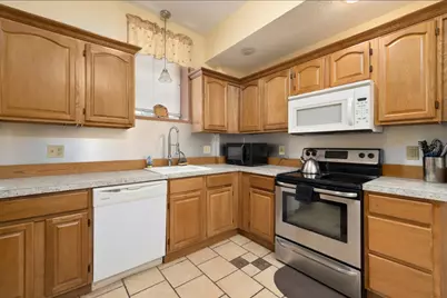 576 Fairmount St, Woonsocket, RI 02895 - Photo 5